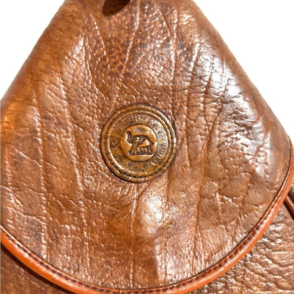 Pacific  unisex Vintage Brown Leather Sling backpack - Picture 3 of 9